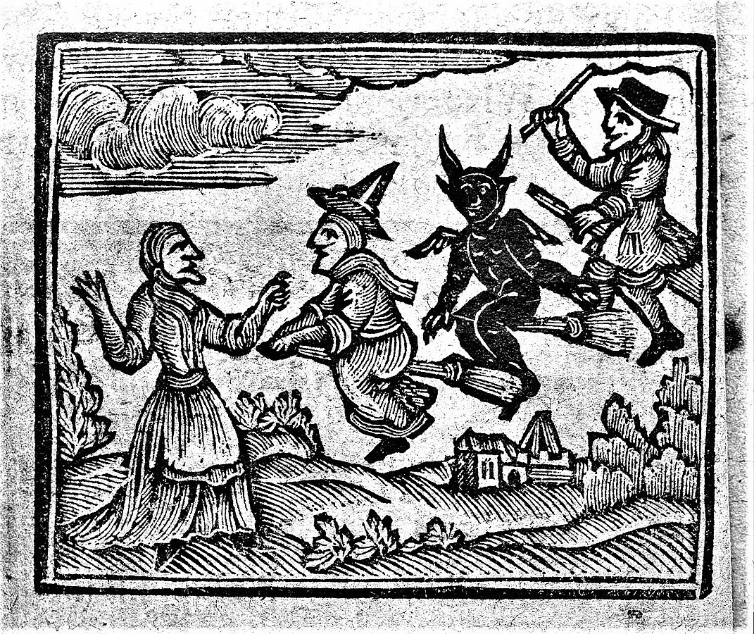 Hekse flyver på koste med djævelen, 1720. Wikimedia Commons.